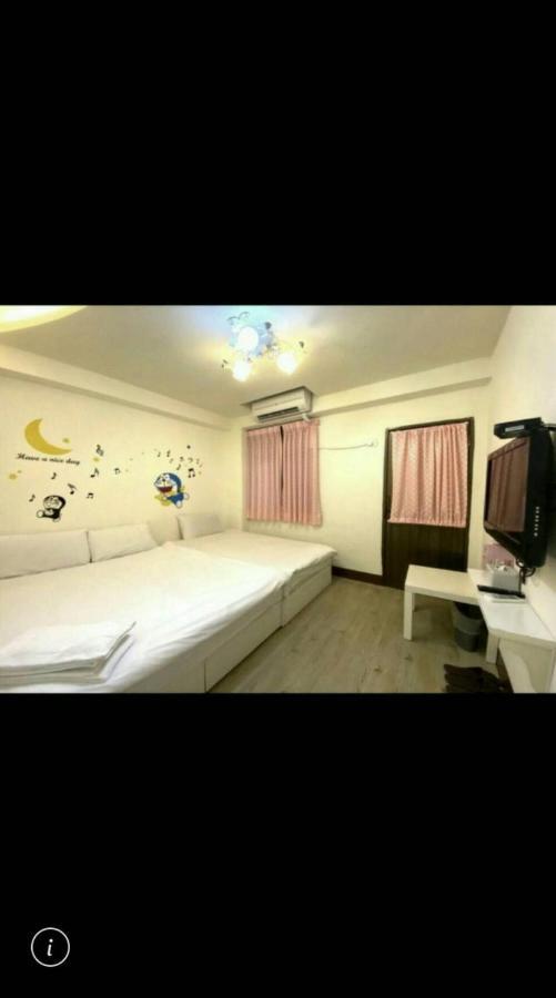 Апартаменты 逢甲mickey House Тайчжун Экстерьер фото